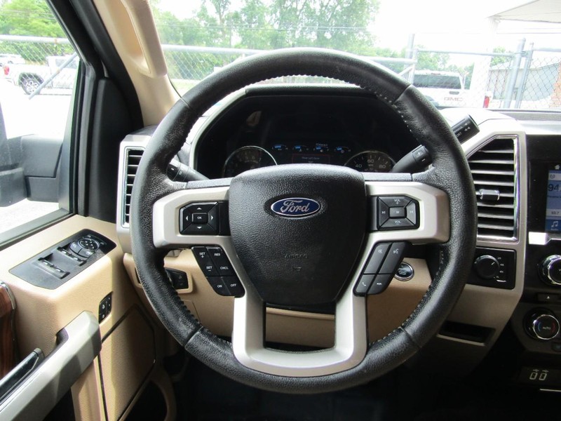 Ford F-150 Vehicle Full-screen Gallery Image 04