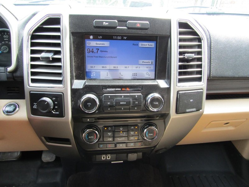 Ford F-150 Vehicle Full-screen Gallery Image 08