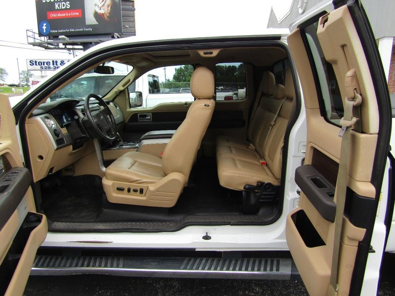 Ford F-150 Vehicle Full-screen Gallery Image 12