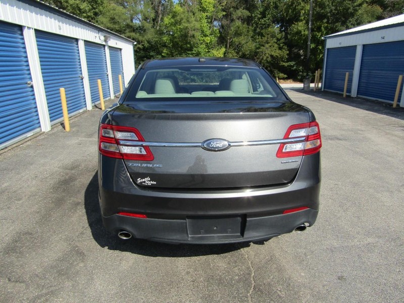 Ford Taurus Vehicle Full-screen Gallery Image 09
