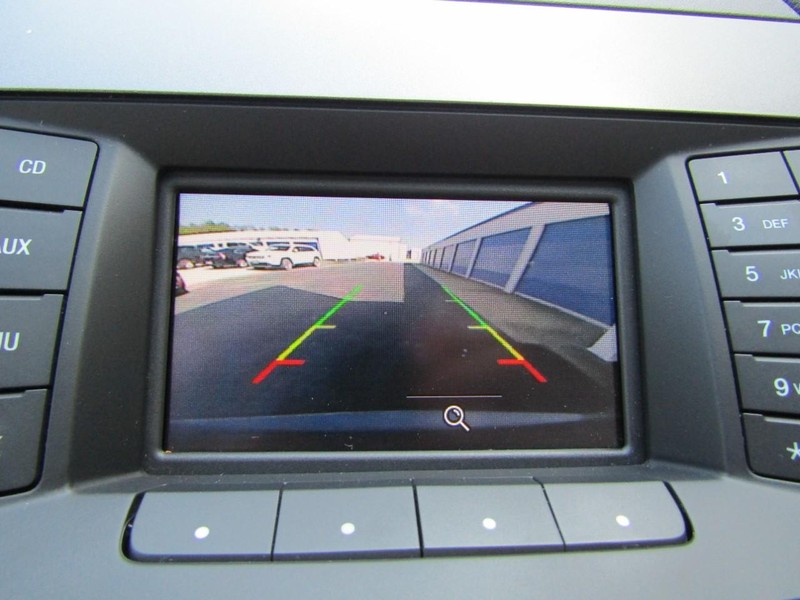 Ford Taurus Vehicle Full-screen Gallery Image 11