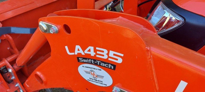 Kubota B2601HSD Vehicle Full-screen Gallery Image 10
