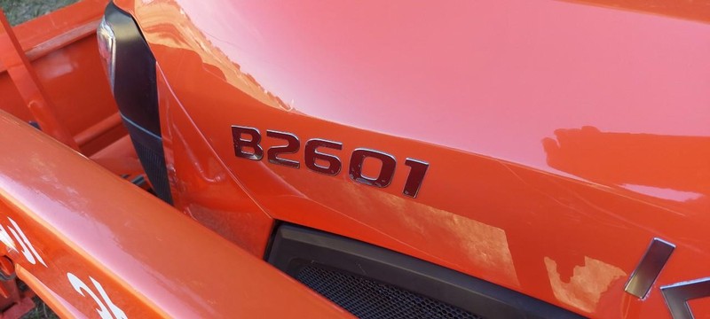 Kubota B2601HSD Vehicle Full-screen Gallery Image 11