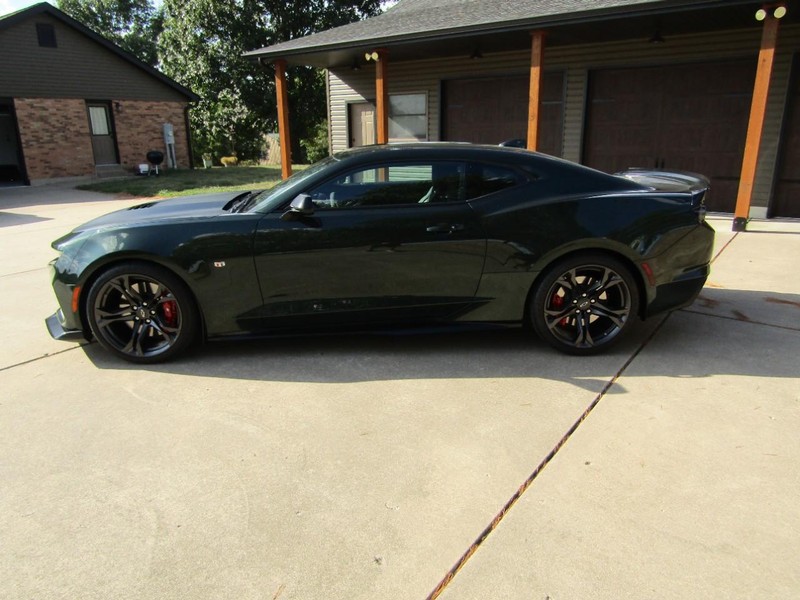 Chevrolet Camaro Vehicle Full-screen Gallery Image 03