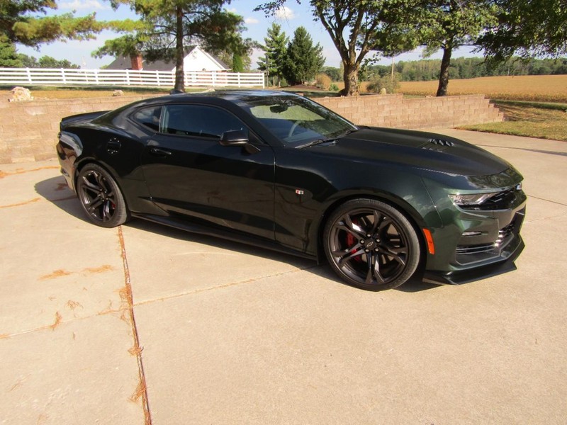 Chevrolet Camaro Vehicle Full-screen Gallery Image 05