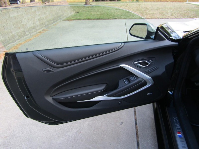 Chevrolet Camaro Vehicle Full-screen Gallery Image 13