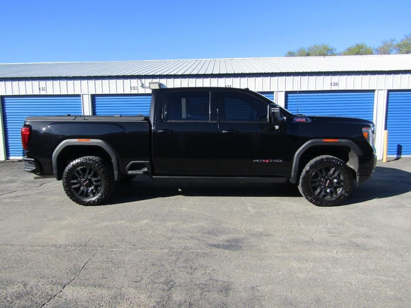 GMC Sierra 2500HD Vehicle Full-screen Gallery Image 03