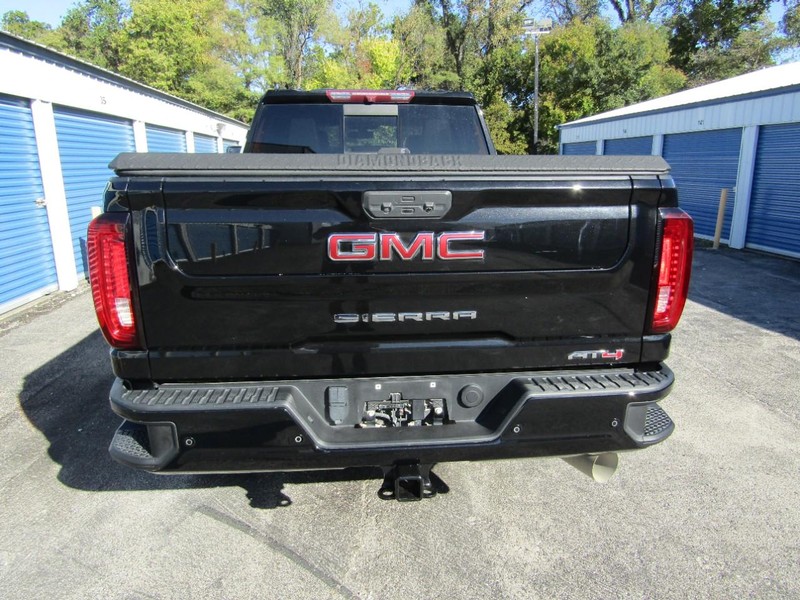 GMC Sierra 2500HD Vehicle Full-screen Gallery Image 08
