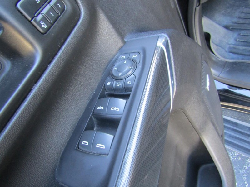 GMC Sierra 2500HD Vehicle Full-screen Gallery Image 10