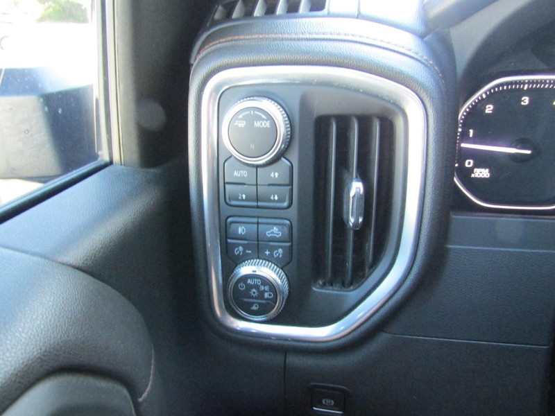 GMC Sierra 2500HD Vehicle Full-screen Gallery Image 12