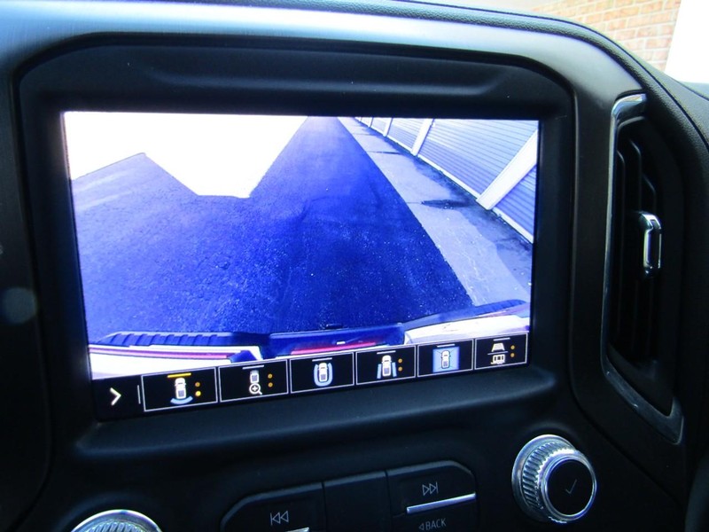 GMC Sierra 2500HD Vehicle Full-screen Gallery Image 14