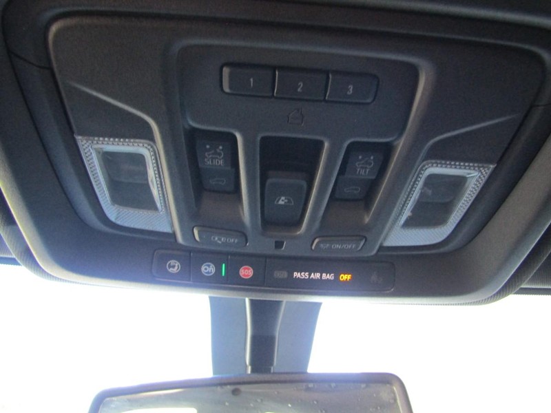 GMC Sierra 2500HD Vehicle Full-screen Gallery Image 16
