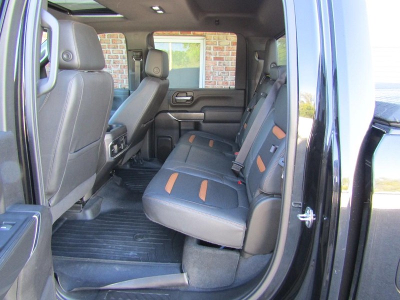 GMC Sierra 2500HD Vehicle Full-screen Gallery Image 19