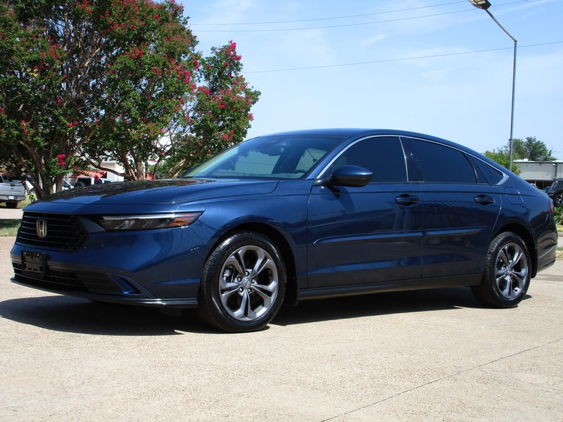 Honda Accord Sedan Vehicle Full-screen Gallery Image 02