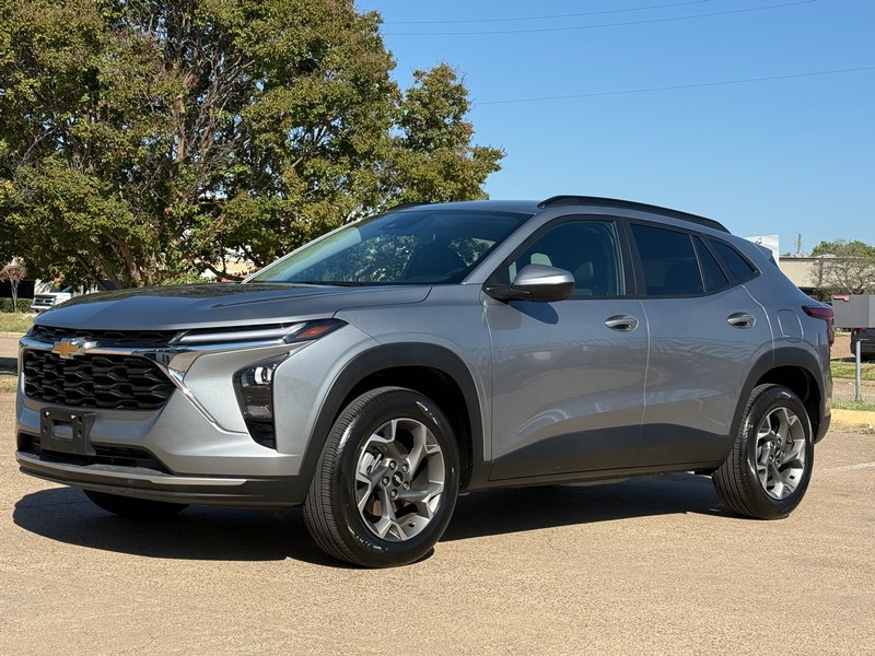 Chevrolet Trax Vehicle Full-screen Gallery Image 02