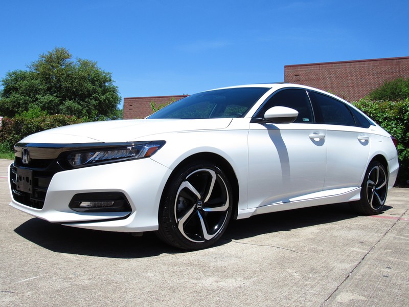 Honda Accord Sedan Vehicle Full-screen Gallery Image 02