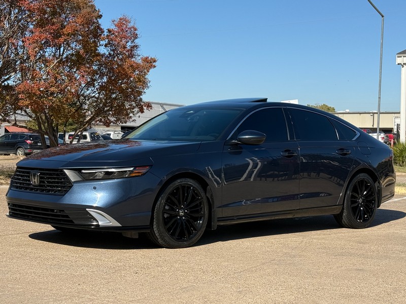 Honda Accord Hybrid Vehicle Full-screen Gallery Image 02