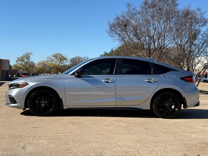 Honda Civic Hatchback Vehicle Full-screen Gallery Image 03