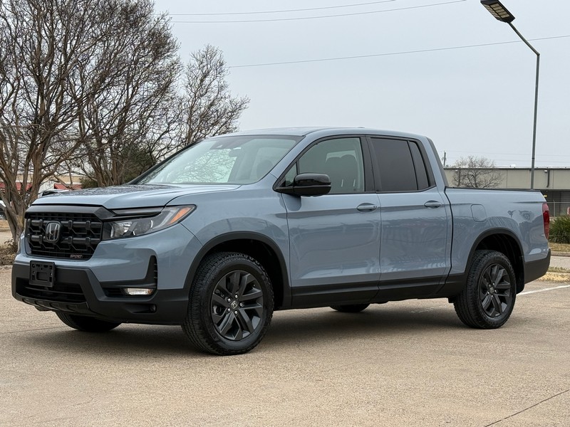 Honda Ridgeline Vehicle Full-screen Gallery Image 02