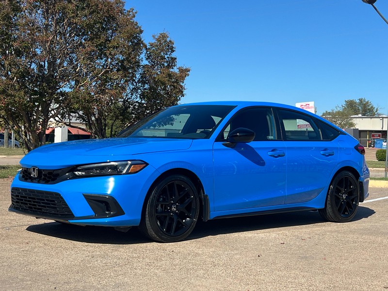 Honda Civic Hatchback Vehicle Full-screen Gallery Image 02