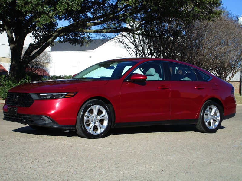 Honda Accord Sedan Vehicle Full-screen Gallery Image 02