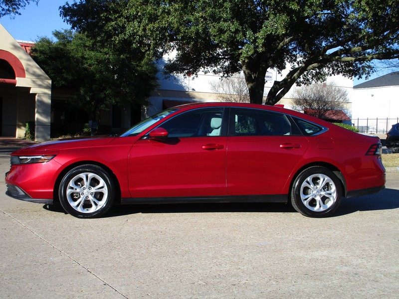 Honda Accord Sedan Vehicle Full-screen Gallery Image 03