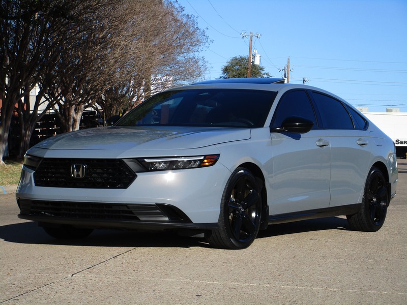 Honda Accord Hybrid Vehicle Full-screen Gallery Image 01