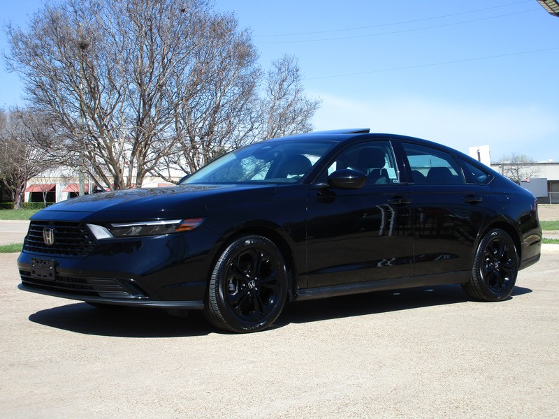 Honda Accord Sedan Vehicle Full-screen Gallery Image 02