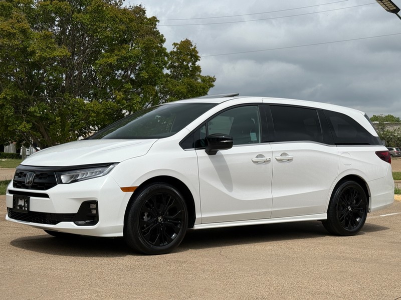 Honda Odyssey Vehicle Full-screen Gallery Image 02