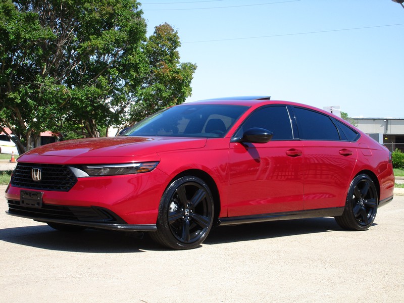 Honda Accord Hybrid Vehicle Full-screen Gallery Image 02
