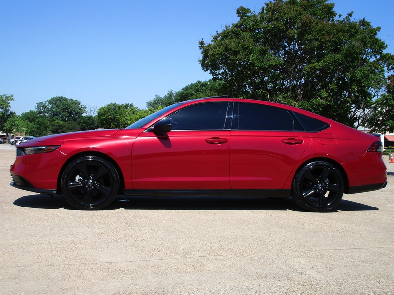 Honda Accord Hybrid Vehicle Full-screen Gallery Image 03