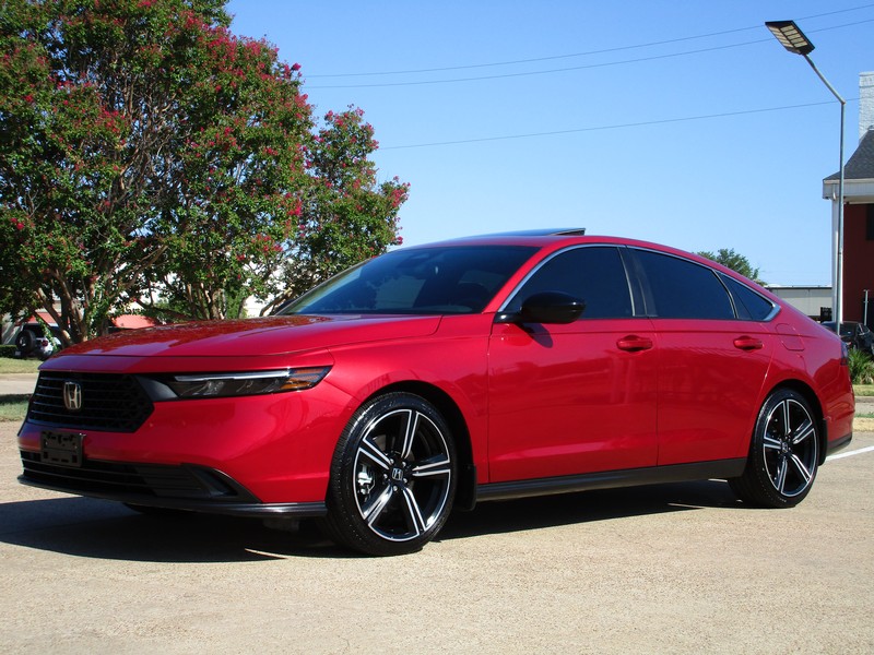 Honda Accord Hybrid Vehicle Full-screen Gallery Image 02