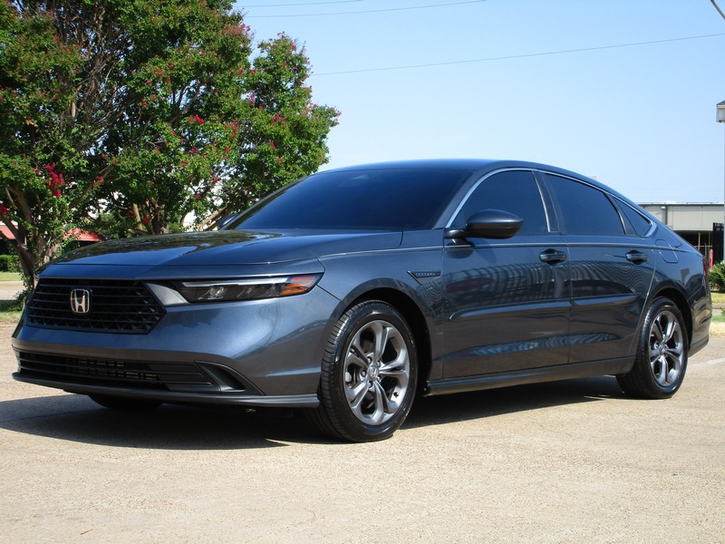 Honda Accord Sedan Vehicle Full-screen Gallery Image 02