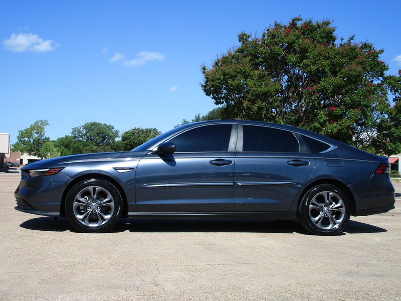 Honda Accord Sedan Vehicle Full-screen Gallery Image 03