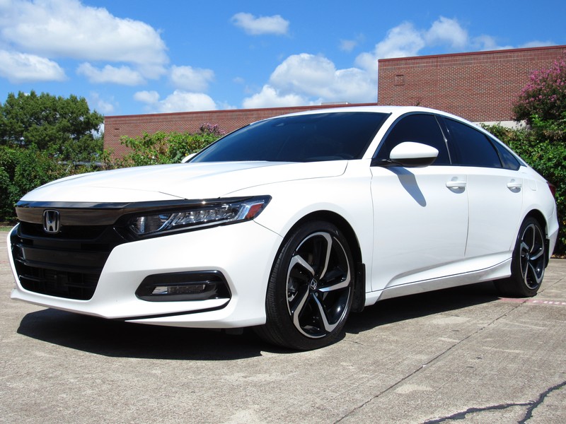 Honda Accord Sedan Vehicle Full-screen Gallery Image 02