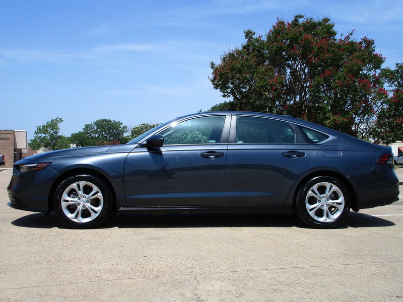 Honda Accord Sedan Vehicle Full-screen Gallery Image 03