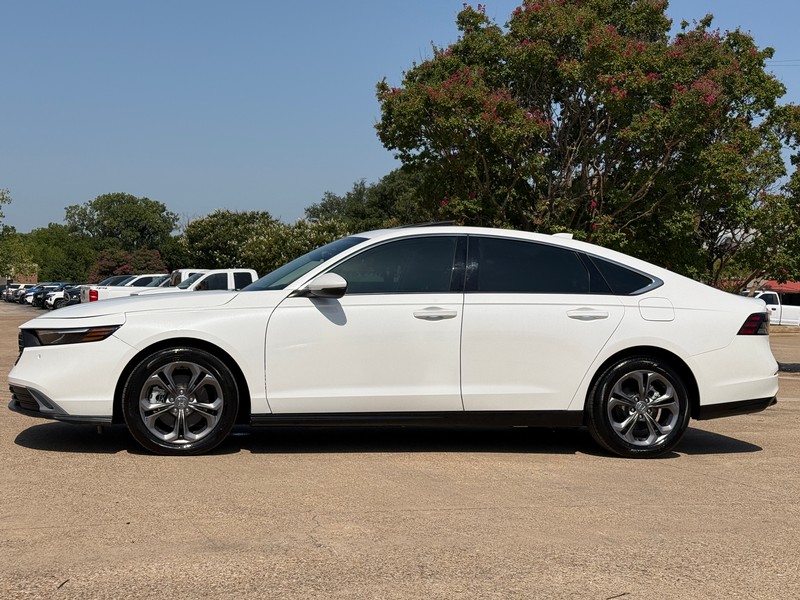 Honda Accord Hybrid Vehicle Full-screen Gallery Image 03