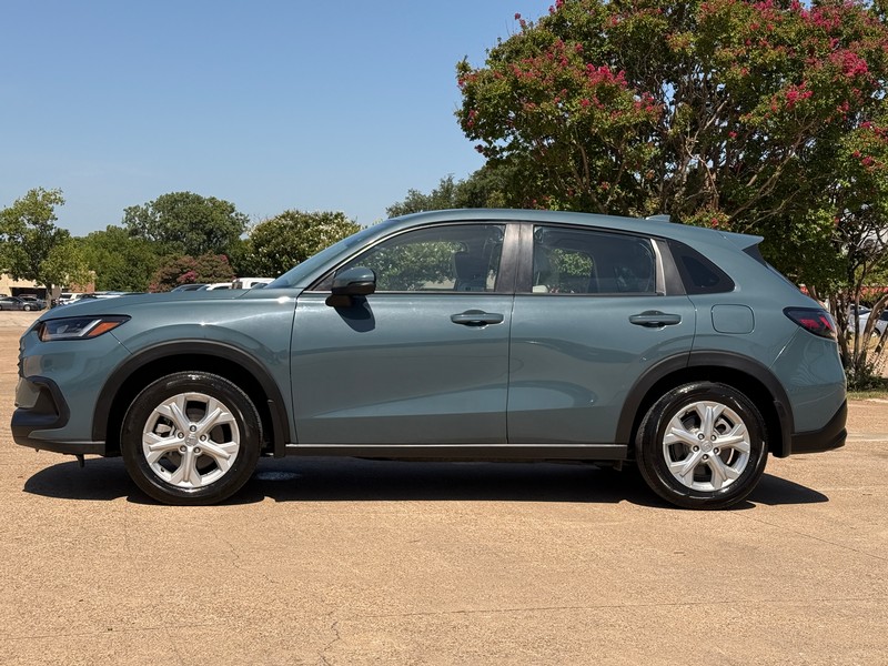 Honda HR-V Vehicle Full-screen Gallery Image 03