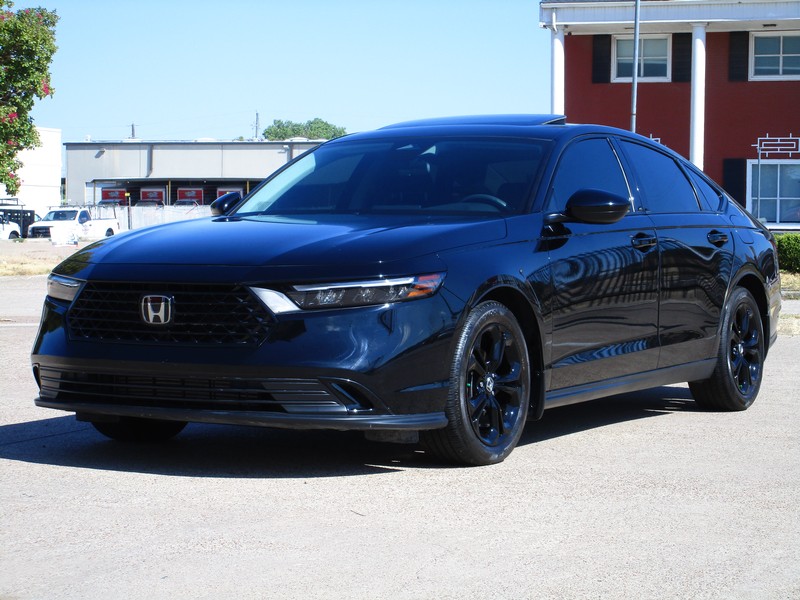 Honda Accord Sedan Vehicle Full-screen Gallery Image 01