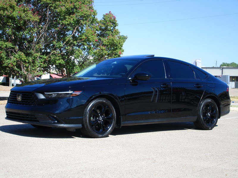 Honda Accord Sedan Vehicle Full-screen Gallery Image 02