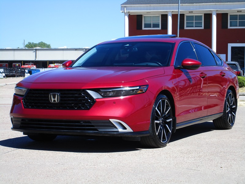 Honda Accord Hybrid Vehicle Full-screen Gallery Image 01