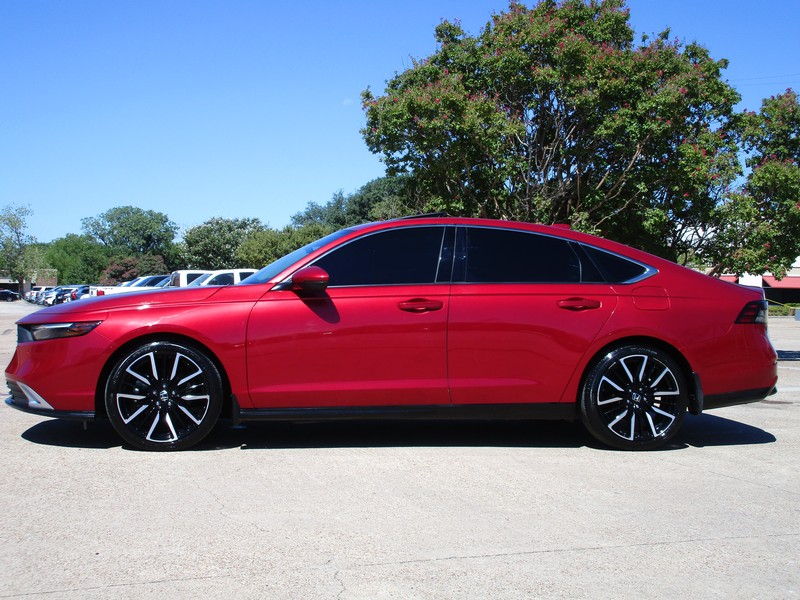 Honda Accord Hybrid Vehicle Full-screen Gallery Image 03