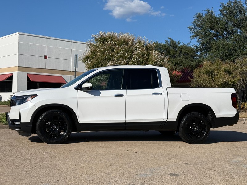 Honda Ridgeline Vehicle Full-screen Gallery Image 03