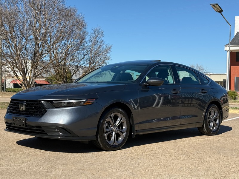 Honda Accord Sedan Vehicle Full-screen Gallery Image 02