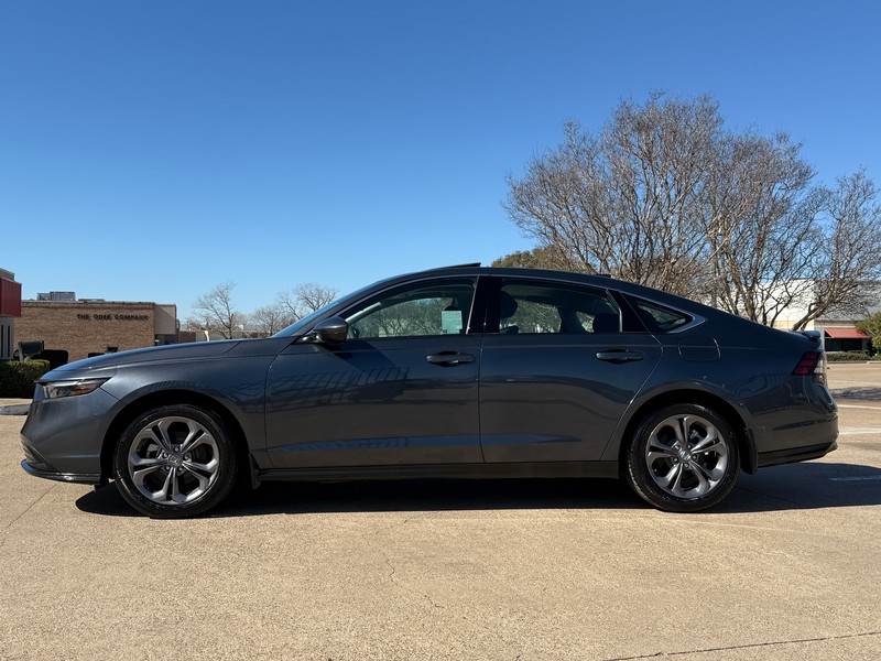 Honda Accord Sedan Vehicle Full-screen Gallery Image 03