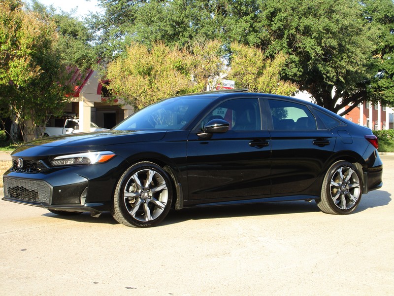 Honda Civic Sedan Hybrid Vehicle Full-screen Gallery Image 02
