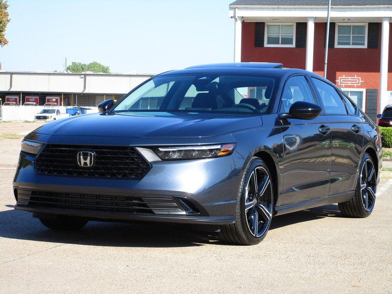 Honda Accord Sedan Vehicle Full-screen Gallery Image 01