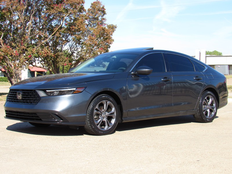 Honda Accord Sedan Vehicle Full-screen Gallery Image 02