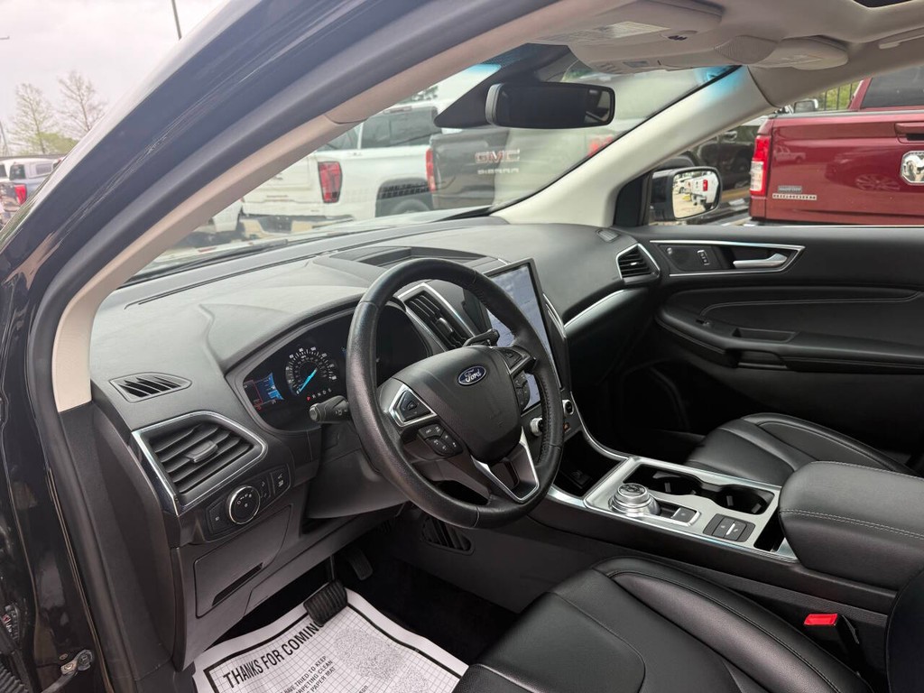 Ford Edge Vehicle Full-screen Gallery Image 06