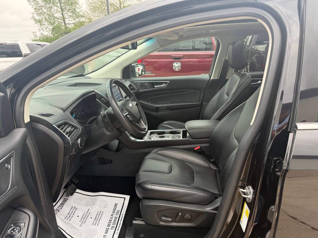 Ford Edge Vehicle Full-screen Gallery Image 07